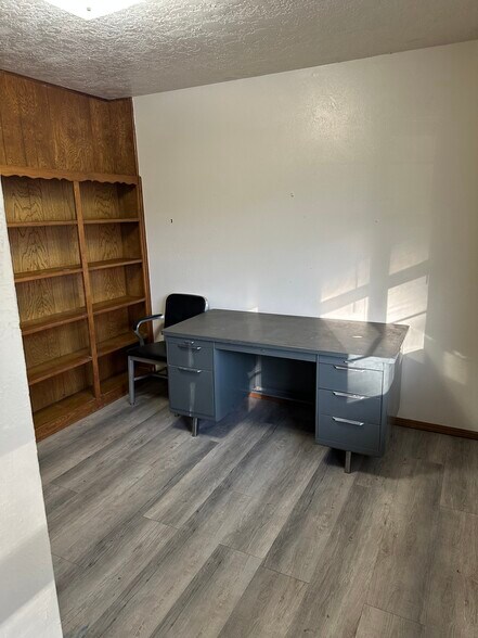 Building Photo - 13520 NW Cache Rd