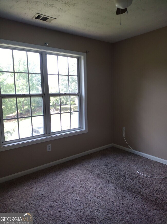 Building Photo - 2588 Rainmaker Dr