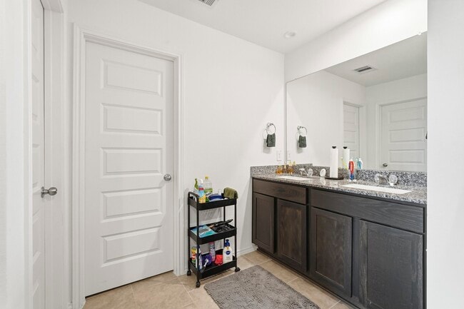 Building Photo - 1046 Appaloosa Ln