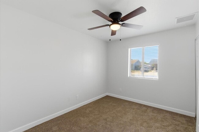 Building Photo - 6622 W Peck Dr