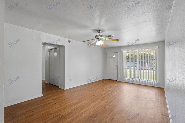 Building Photo - 3204 Caribbean Dr