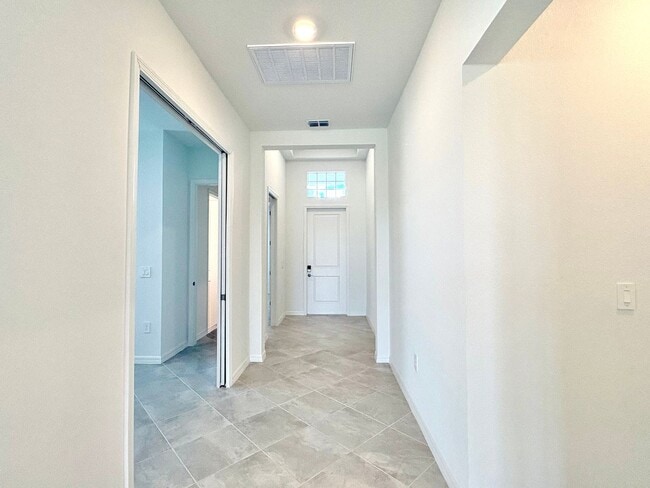 Building Photo - Brand New Luxury Rental in Wellen Park – Never Lived In!