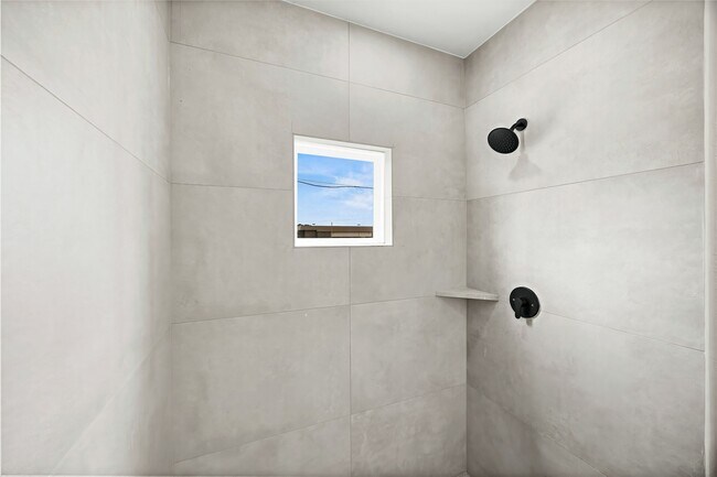 Building Photo - 8449 Furray Rd