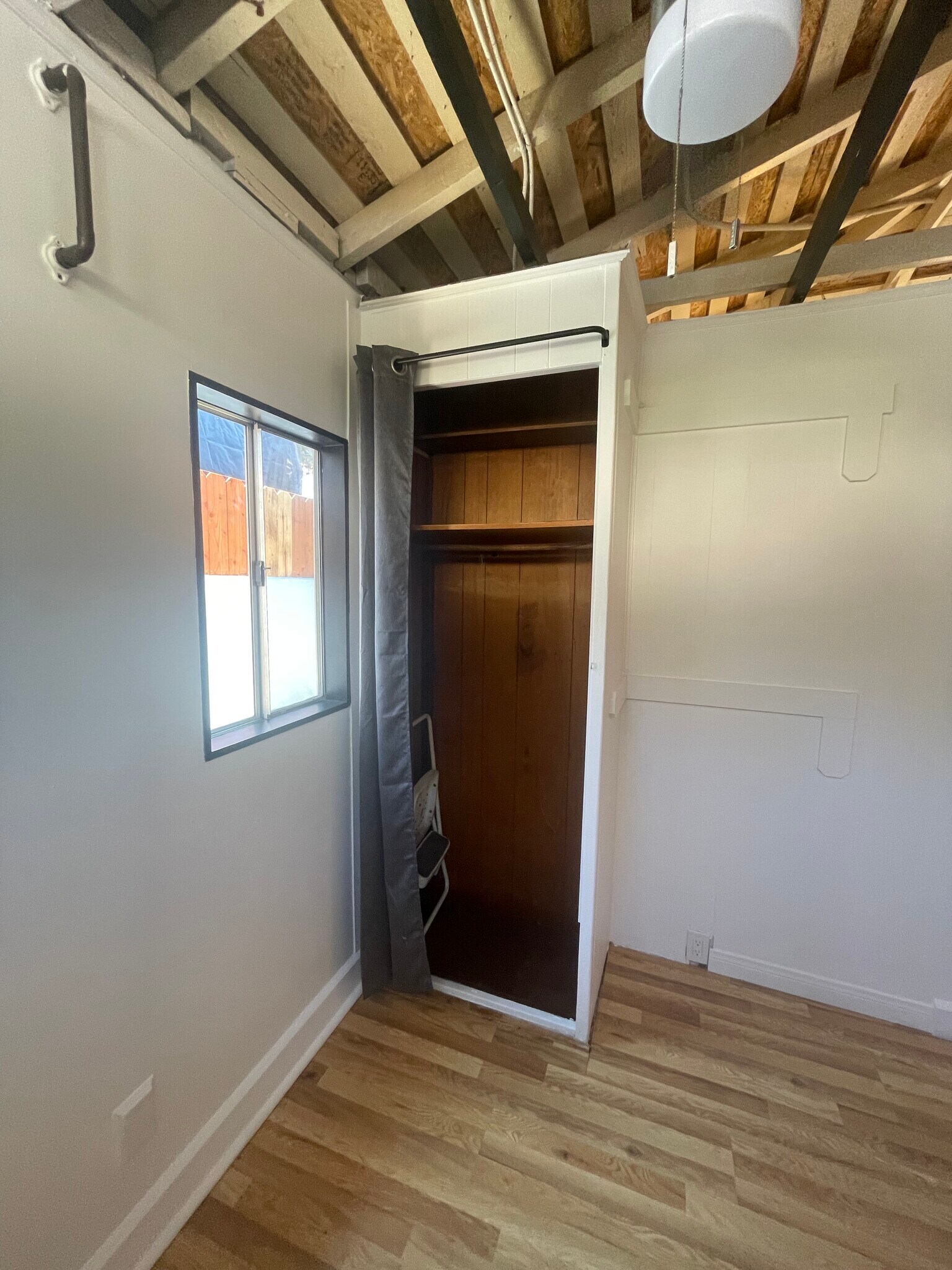 small closet - 3554 Colonial Ave