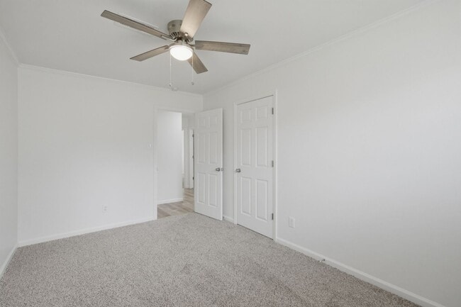 Building Photo - Charming 3BR House in Houston