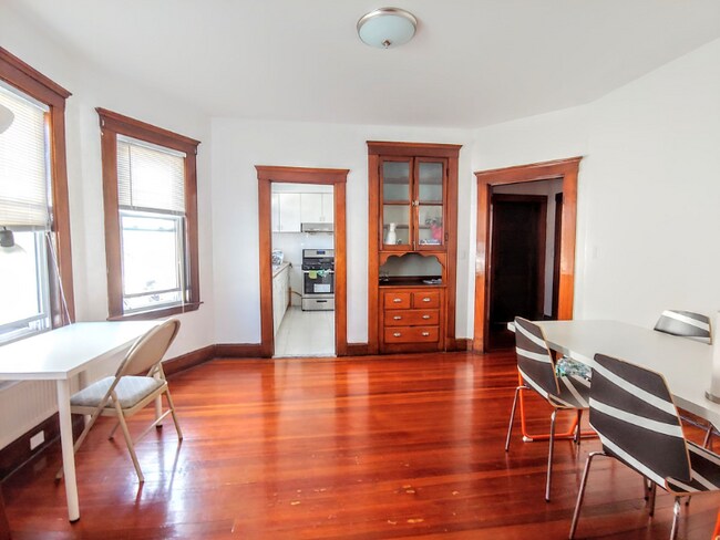 Building Photo - 49 Flynt St