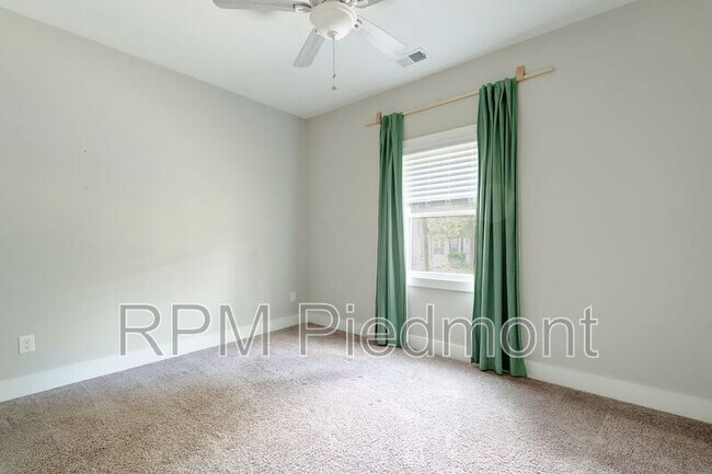 Building Photo - 1418 Allegheny St SW