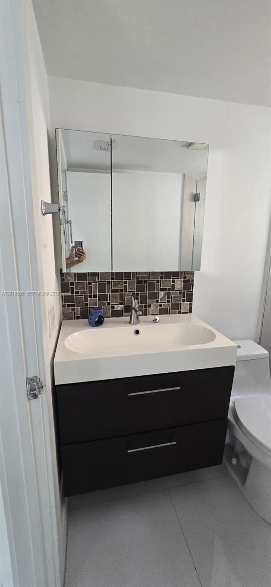 Building Photo - 2461 W 76th St