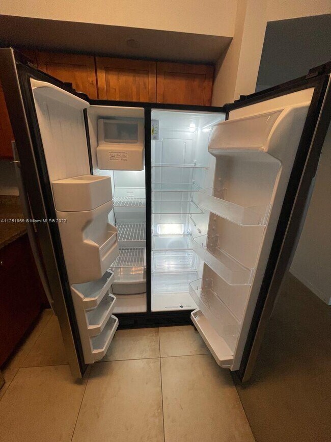 Building Photo - 1723 SW 2nd Ave