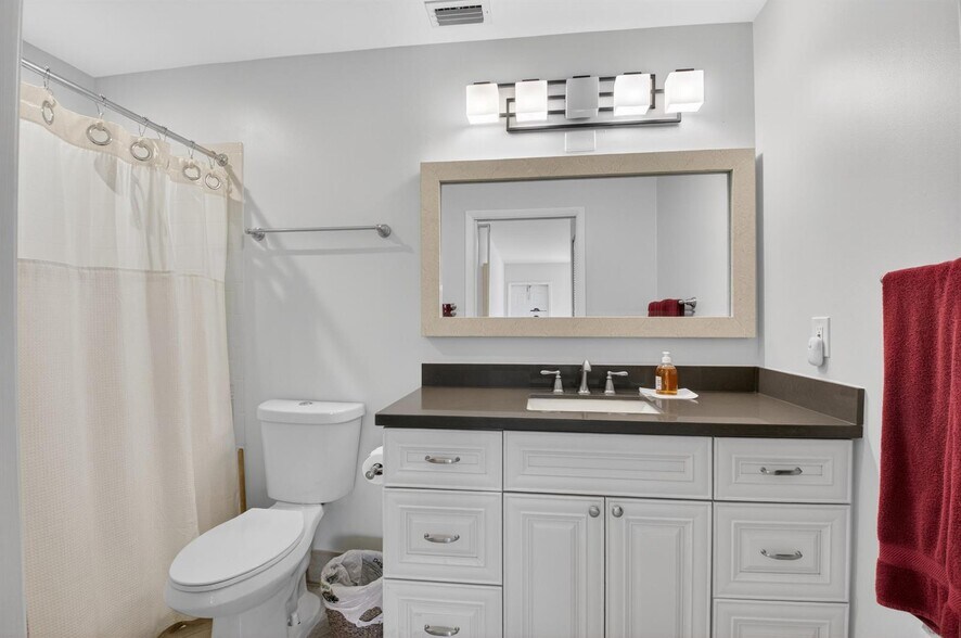 Building Photo - 5280 Nesting Way