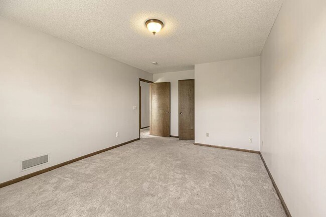 Building Photo - 10636 W 115th St