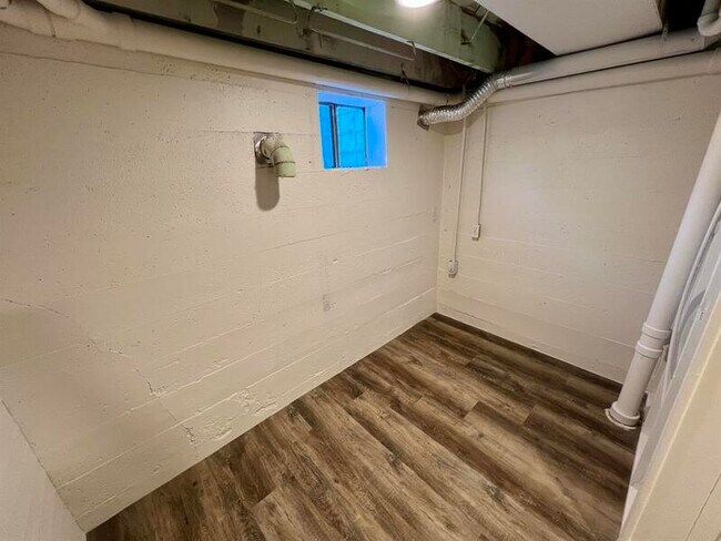 Building Photo - 144 S 100 W