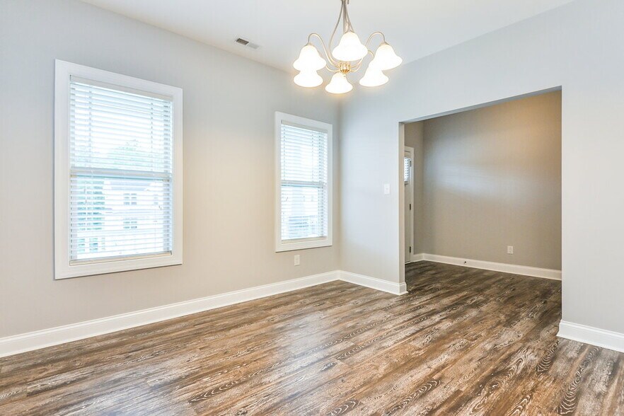 Building Photo - 595 Airedale Trail