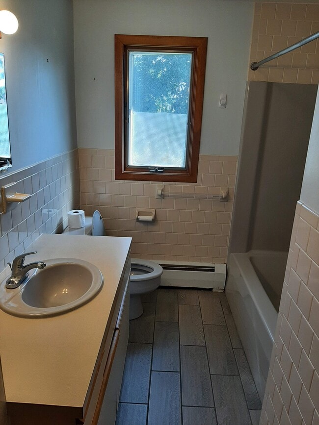 Bathroom - 43 Maywood Rd