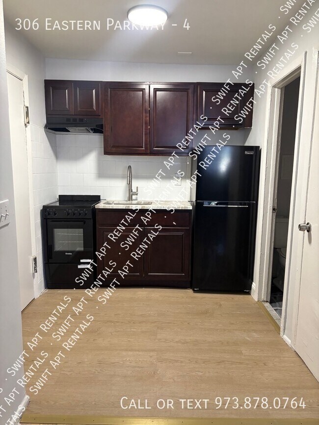 Building Photo - 306 Eastern Pkwy