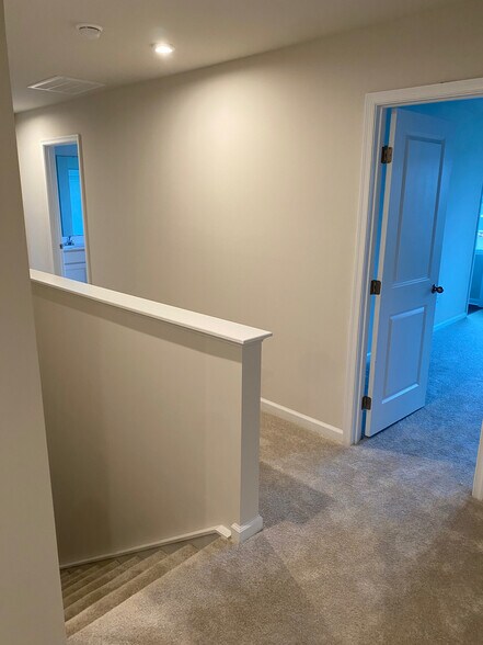 Building Photo - Room in House on Rustling Pines Ct