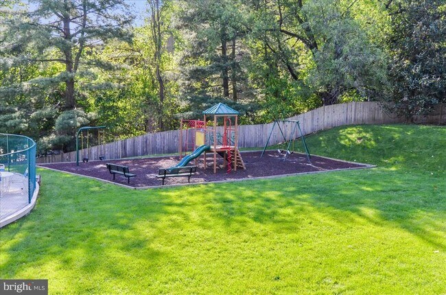 Building Photo - 5011 Sentinel Dr