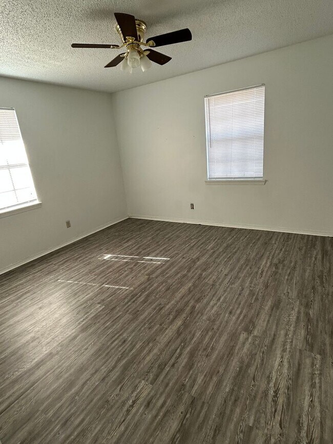 Building Photo - 92 N Josephine