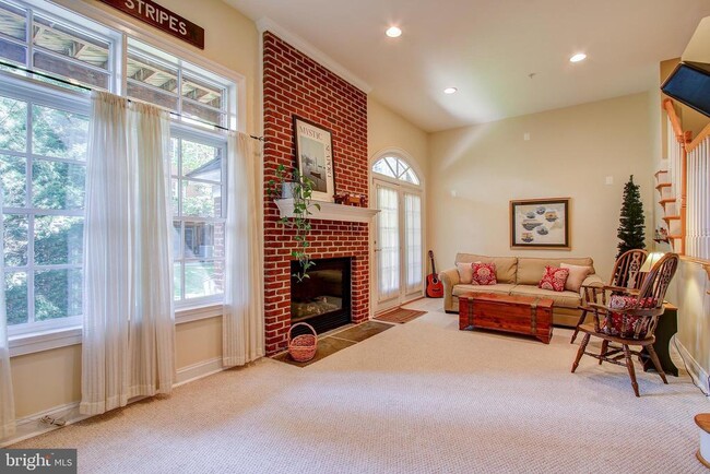 Building Photo - 8639 Terrace Garden Way