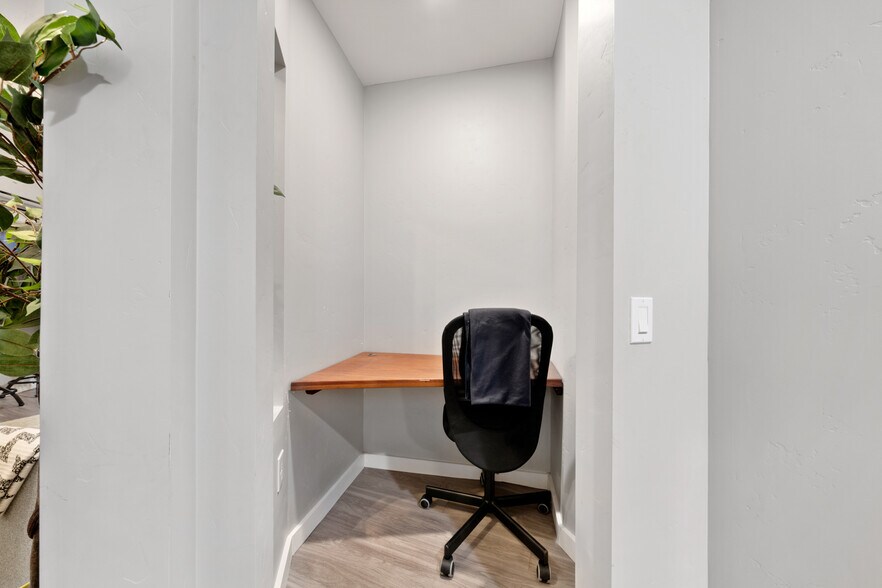 Building Photo - 3228 Broadway