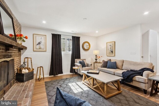 Building Photo - 5068 Macnamara Dr