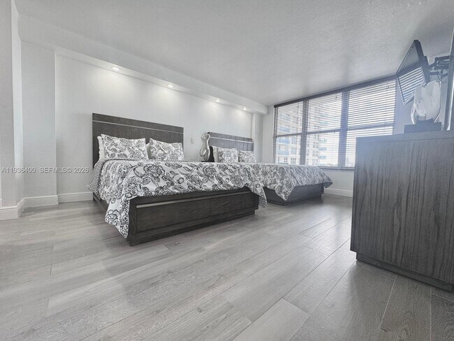 Building Photo - 3800 S Ocean Dr