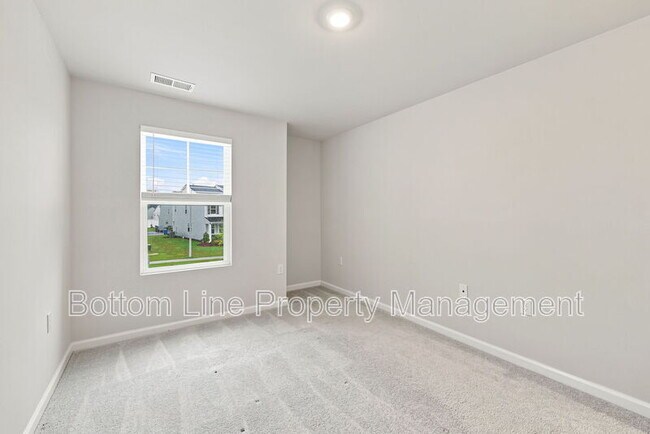 Building Photo - 2312 Kasota Ln