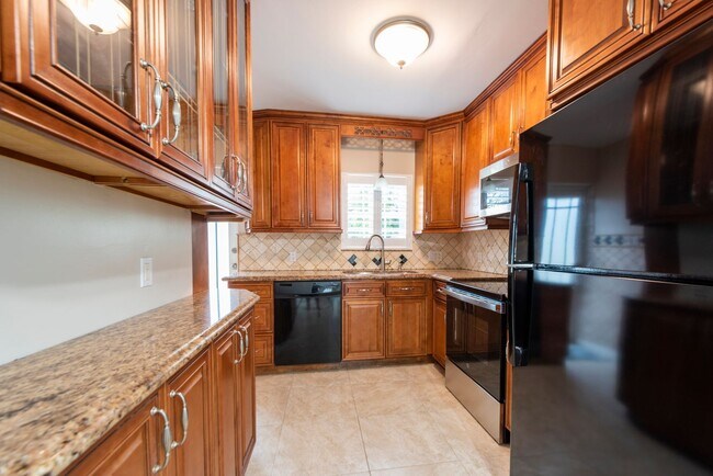 Building Photo - READY FOR A NEW TENANT - EXCELLENT PRIVATE PROPERTY IN SOUTH MIDDLE RIVER