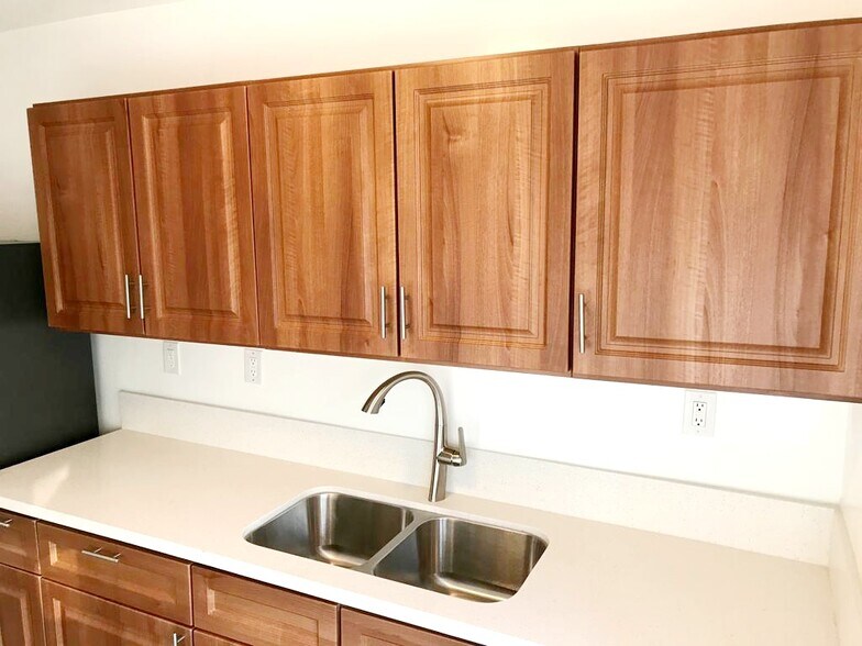 Building Photo - 4425 Maplewood Ave