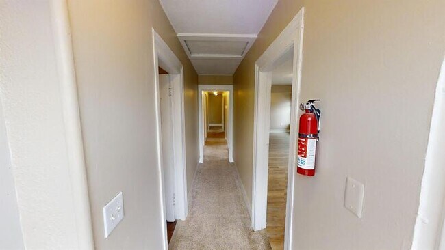 Building Photo - 716 Pearl St