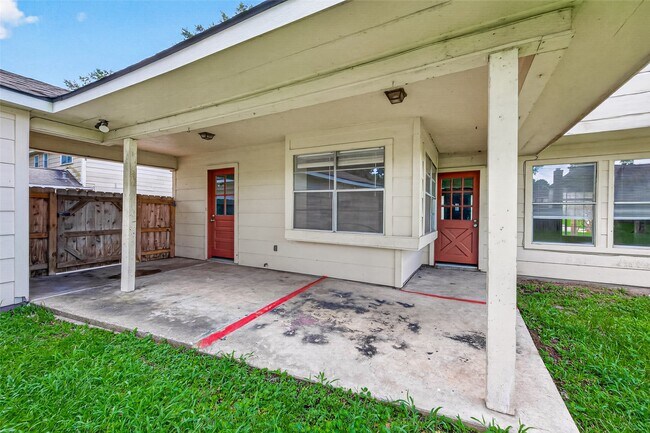 Building Photo - 5703 Green Timbers Dr