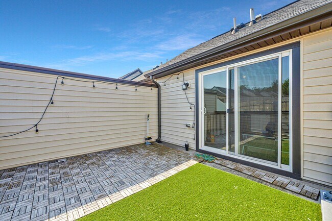 Building Photo - 2820 Dart Dr