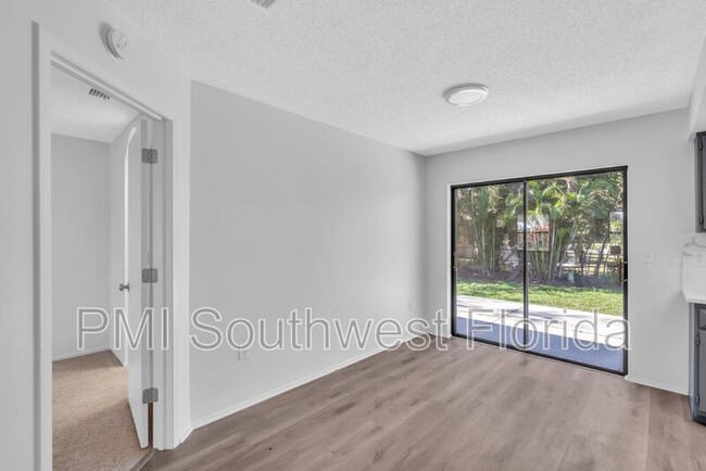 Building Photo - 1027 Deer Hollow Way