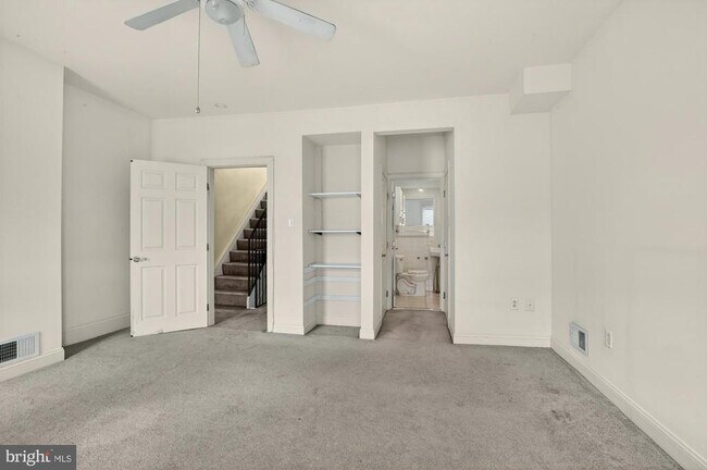 Building Photo - 219 Hermitage St