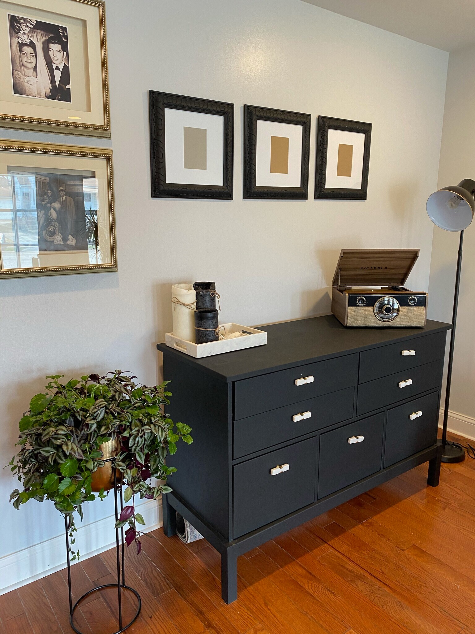 Living Room - 4605 Prairie Ave