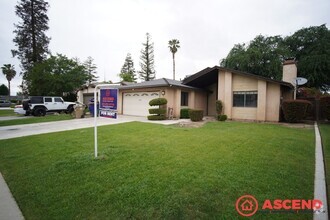 Building Photo - Darling Home in Campus Park Area!