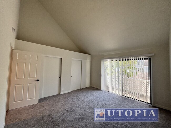 Building Photo - Newly Remodeled 2 Bed 1 Bath Unit Right Near Cabrillo College