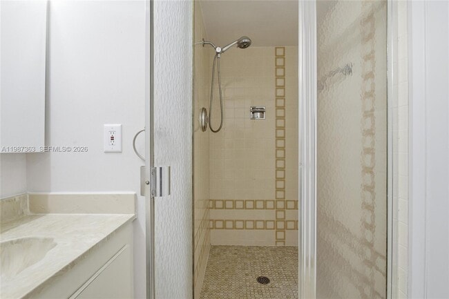 Building Photo - 2500 Parkview Dr