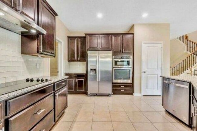 Building Photo - Luxury 2 Story 4 bedroom 3.5 bath Sanford ...