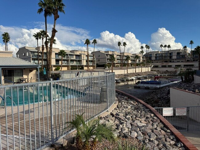 Building Photo - Riverfront 2BR Condo Great Views, Luxury Furnished incl UTILITIES