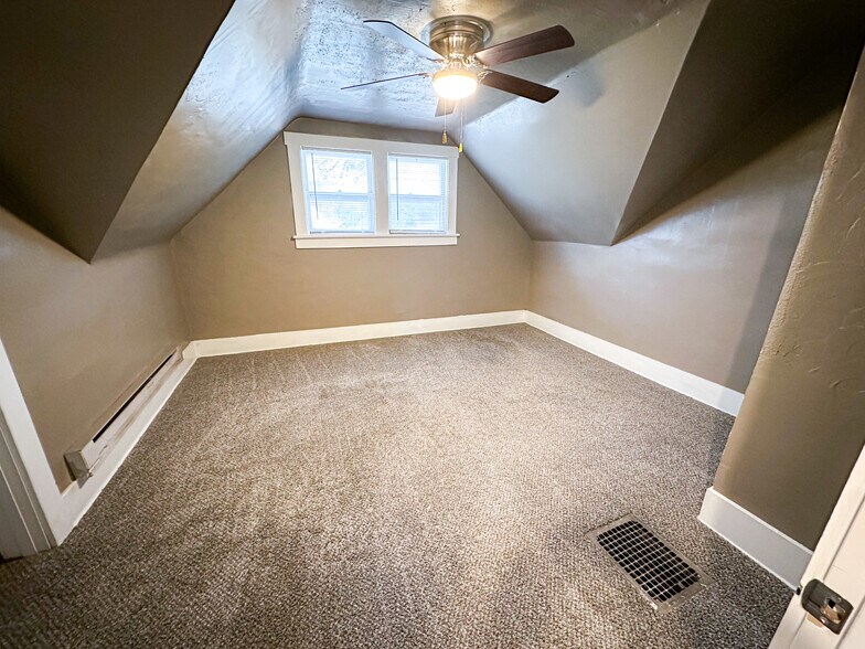 Building Photo - 1325 24th St