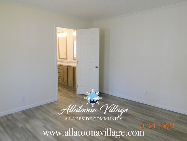Building Photo - 3BR/2Bth w/ Lake Access and Pet Friendly i...