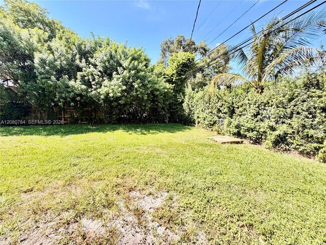 Building Photo - 3790 SW 27th St