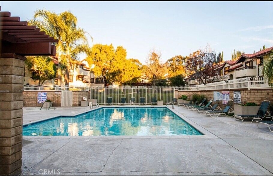 Building Photo - 18028 Saratoga Way