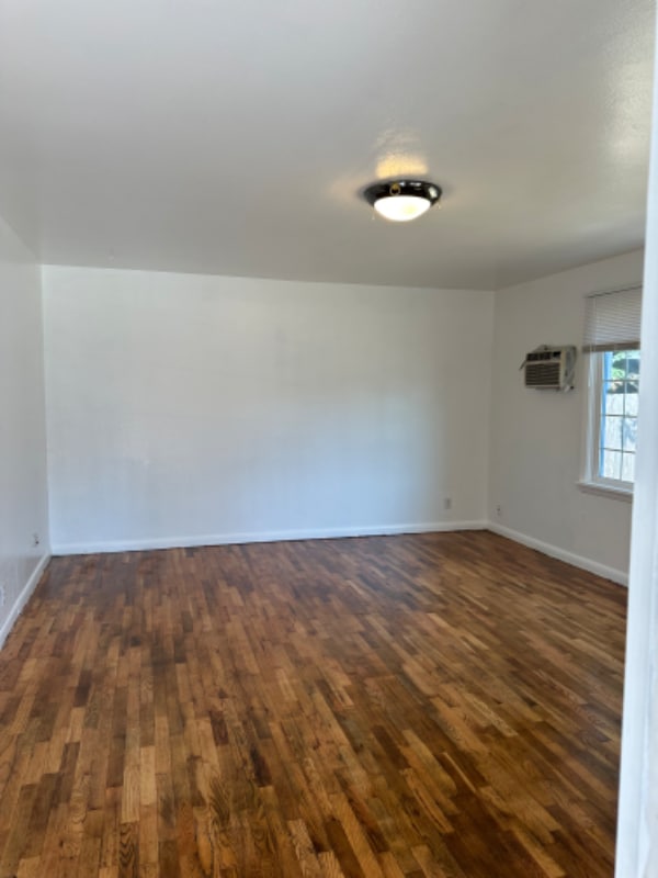 Building Photo - 910 Trosper Rd SW