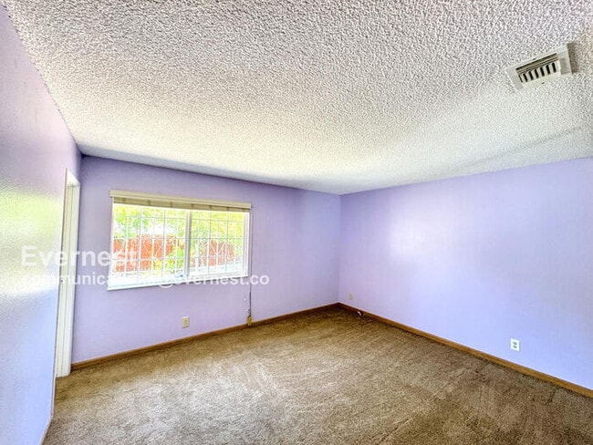 Building Photo - 300 Hannigan Wy