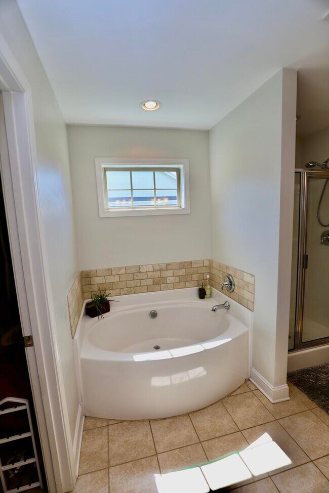 Building Photo - 545 Curlew Cir