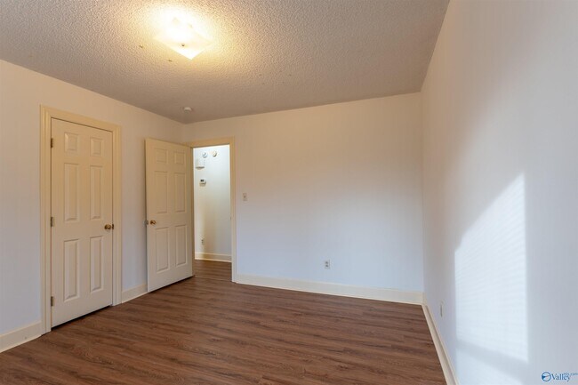 Building Photo - 106 Cranberry Way