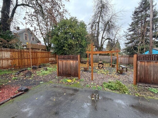 Building Photo - 244 14th St SE