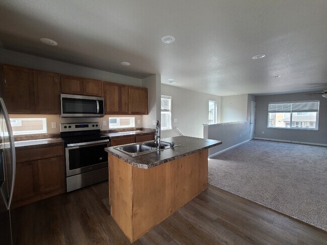 Building Photo - 6734 Faith Dr